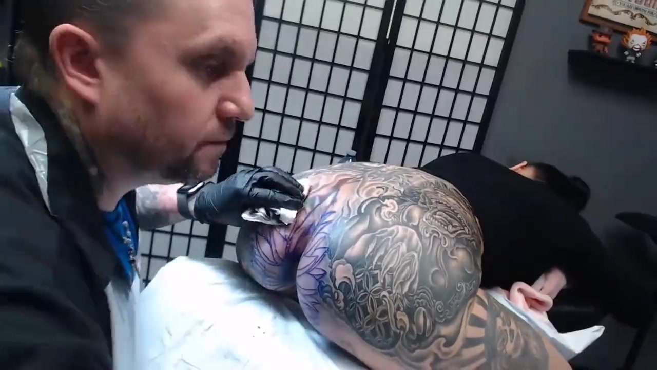 Darcy Diamond Gets Her Asshole Tattooed for 4.5 Hours