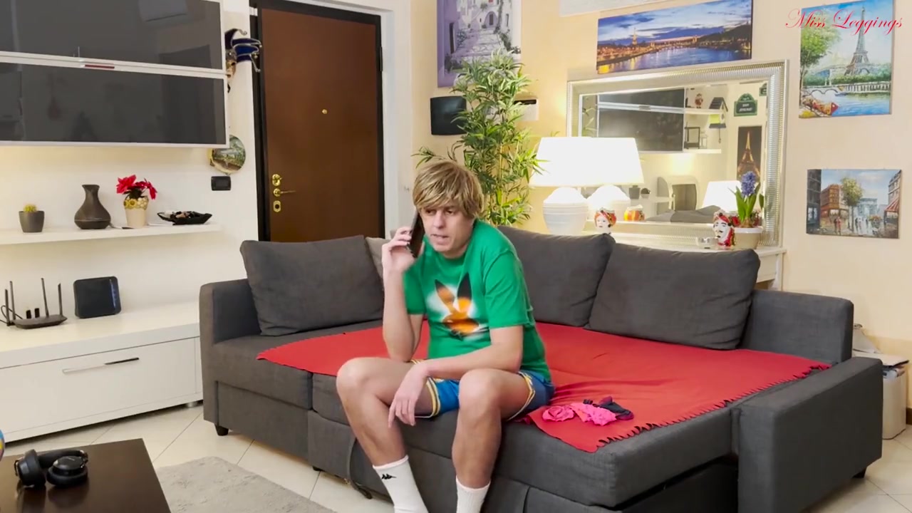 Stepaunt Upset Catching Stepnephew Secretly Jerking Off With His Panties, Footjob