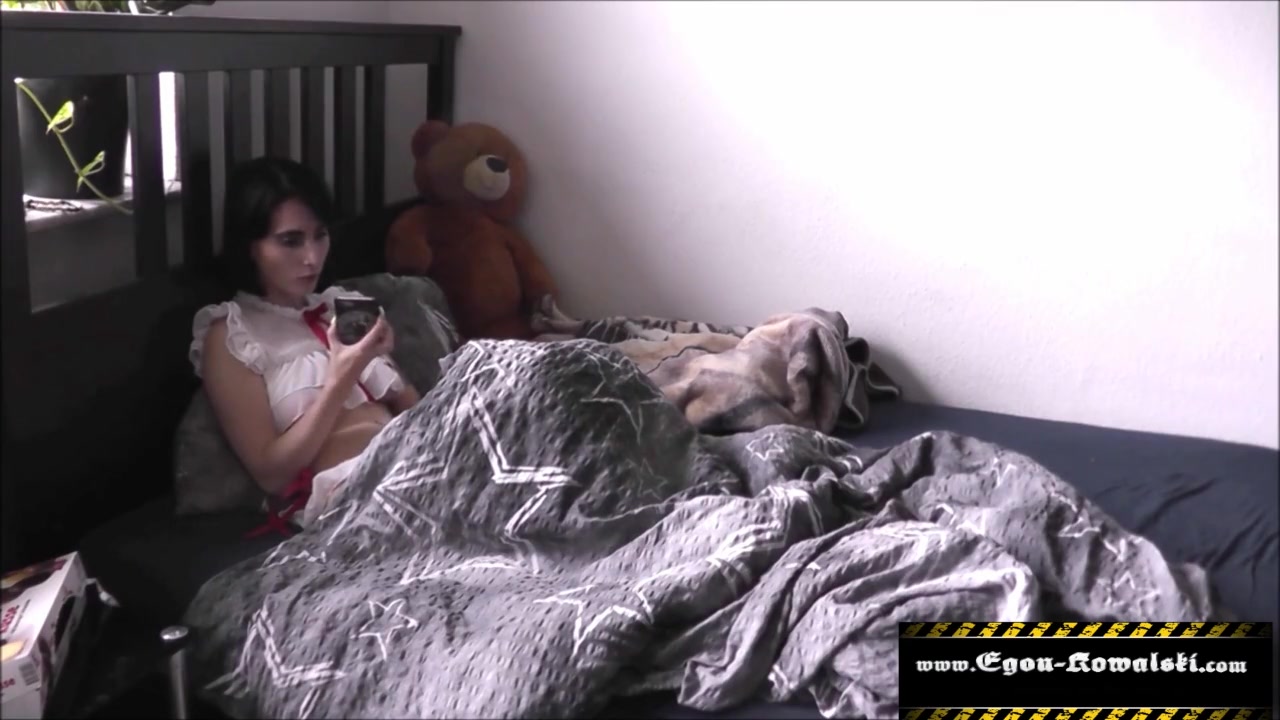 Hidden Cam: Lia Louise Sucks and Fucks Egon Kowalski in Daddy Roleplay