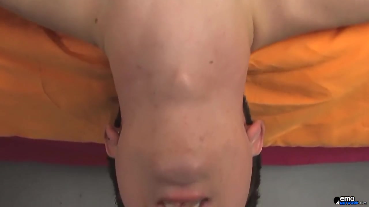 Nerdy Twink Cooper Steel Gets His Cock Sucked in HomoEmo Blowjob